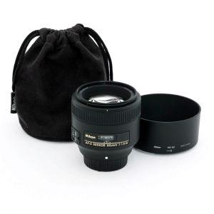 Nikon AF-S 85mm/1,8 G, Sonnenblende, Beutel
