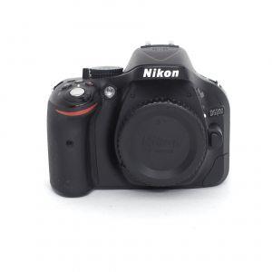 Nikon D 5200 Gehäuse (6559 Auslösungen)