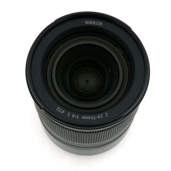 Nikon Z 24-70mm/4 S, (Feiner Kratzer auf Frontlinse, kein Einfluss auf Bildqualität), Sonnenblende – Bild 3